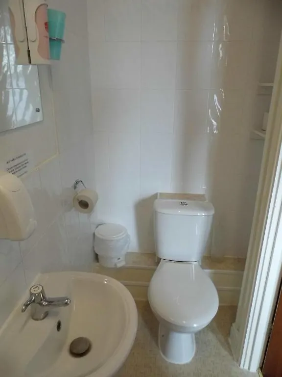 Happy Days Guesthouse بريدلينغتون
